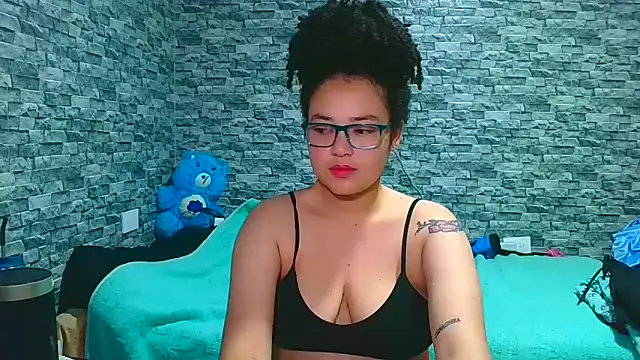 Snapshot of vanellope12 chatting on 03.25.26 vanellope12 online show from 03.25.26