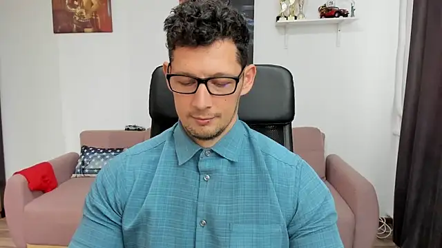 BrutusK08 online show from 02.18.25