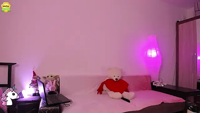 EvaUniporn online show from 06.24.26