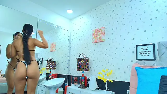 JulietaReyess online show from 02.21.25