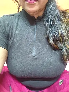 Snapshot of CUTE_SOPHIA- chatting on 02.08.25 CUTE SOPHIA- online show from 02.08.25