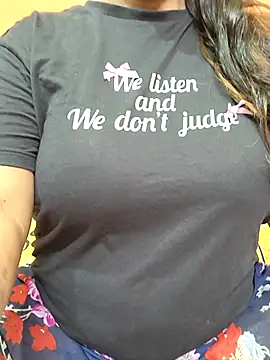 Snapshot of CUTE_SOPHIA- chatting on 10.03.25 CUTE SOPHIA- online show from 10.03.25