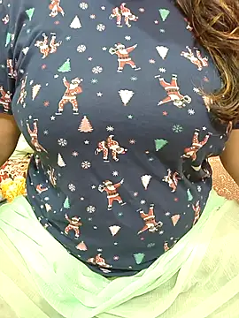 Snapshot of CUTE_SOPHIA- chatting on 10.24.25 CUTE SOPHIA- online show from 10.24.25