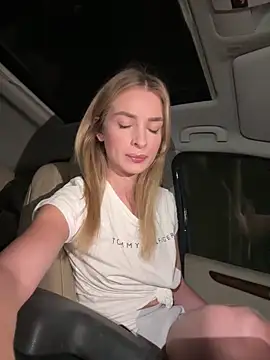 Snapshot of EvieEvans chatting on 12.01.24 EvieEvans online show from 12.01.24