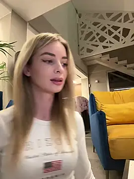 Snapshot of EvieEvans chatting on 01.14.25 EvieEvans online show from 01.14.25