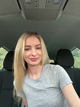 Snapshot of EvieEvans chatting on 01.21.25 EvieEvans online show from 01.21.25