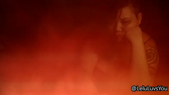 Snapshot of LeluLuvsYou chatting on 04.11.26 LeluLuvsYou online show from 04.11.26