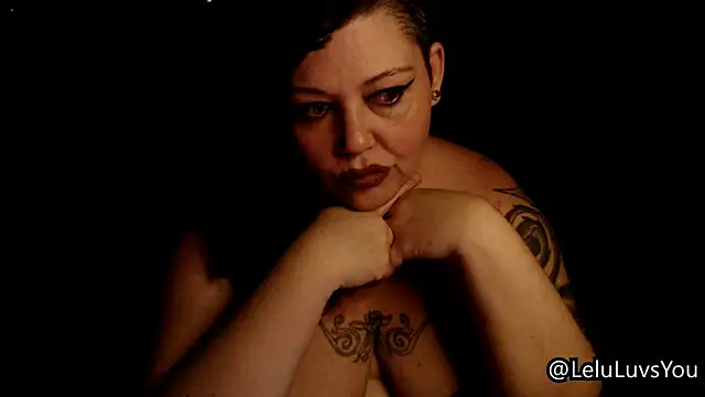 Snapshot of LeluLuvsYou chatting on 04.15.26 LeluLuvsYou online show from 04.15.26