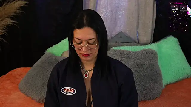 Snapshot of isaibanez chatting on 02.25.25 isaibanez online show from 02.25.25