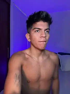 Snapshot of santiago_01 chatting on 12.11.24 santiago 01 online show from 12.11.24