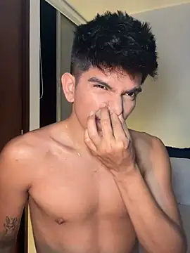 Snapshot of santiago_01 chatting on 12.13.24 santiago 01 online show from 12.13.24