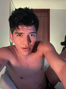 Snapshot of santiago_01 chatting on 12.23.24 santiago 01 online show from 12.23.24