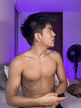 Snapshot of santiago_01 chatting on 12.24.24 santiago 01 online show from 12.24.24