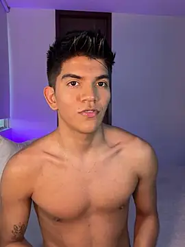 Snapshot of santiago_01 chatting on 01.07.25 santiago 01 online show from 01.07.25