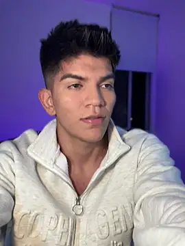 Snapshot of santiago_01 chatting on 01.15.25 santiago 01 online show from 01.15.25