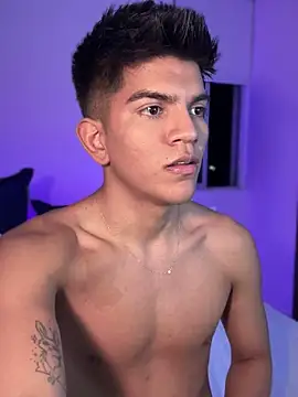 Snapshot of santiago_01 chatting on 01.16.25 santiago 01 online show from 01.16.25