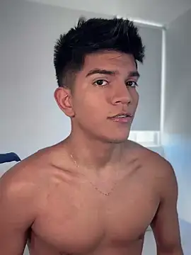 Snapshot of santiago_01 chatting on 01.18.25 santiago 01 online show from 01.18.25