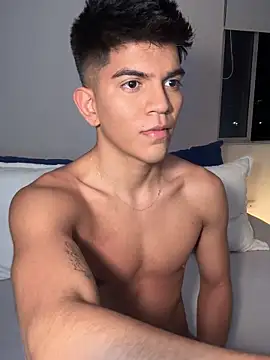 Snapshot of santiago_01 chatting on 01.23.25 santiago 01 online show from 01.23.25