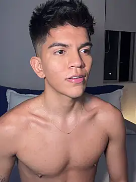 Snapshot of santiago_01 chatting on 01.23.25 santiago 01 online show from 01.23.25