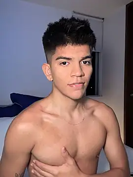 Snapshot of santiago_01 chatting on 01.24.25 santiago 01 online show from 01.24.25