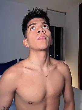 Snapshot of santiago_01 chatting on 01.26.25 santiago 01 online show from 01.26.25