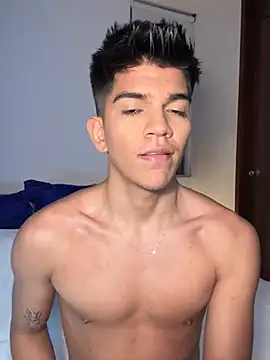 Snapshot of santiago_01 chatting on 01.26.25 santiago 01 online show from 01.26.25