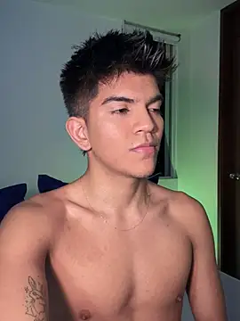 Snapshot of santiago_01 chatting on 02.01.25 santiago 01 online show from 02.01.25