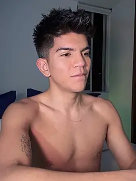 Snapshot of santiago_01 chatting on 02.02.25 santiago 01 online show from 02.02.25