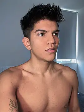 Snapshot of santiago_01 chatting on 02.09.25 santiago 01 online show from 02.09.25