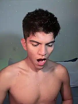 Snapshot of santiago_01 chatting on 02.23.25 santiago 01 online show from 02.23.25