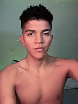 Snapshot of santiago_01 chatting on 02.27.25 santiago 01 online show from 02.27.25