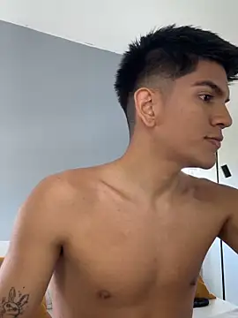 Snapshot of santiago_01 chatting on 11.30.25 santiago 01 online show from 11.30.25