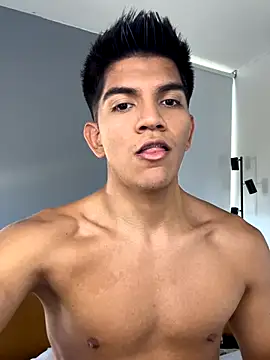 Snapshot of santiago_01 chatting on 12.02.25 santiago 01 online show from 12.02.25