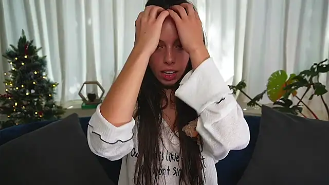 Snapshot of Dayna_Nebula chatting on 12.28.24 Dayna Nebula online show from 12.28.24