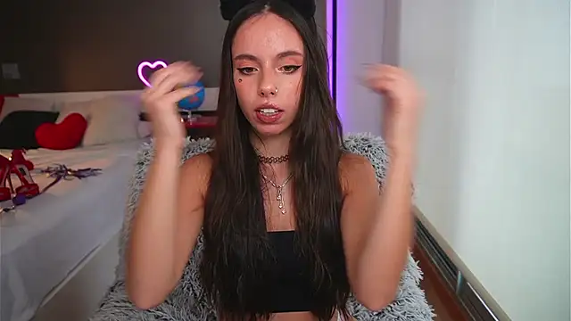 Snapshot of Dayna_Nebula chatting on 01.17.25 Dayna Nebula online show from 01.17.25