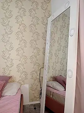 Snapshot of Bella_Fior chatting on 03.10.26 Bella Fior online show from 03.10.26