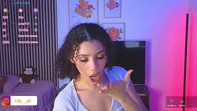 LillyDolls23 online show from 02.20.25