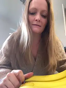 HoneyBluex online show from 02.05.25