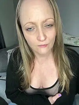 HoneyBluex online show from 02.12.25