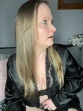 HoneyBluex online show from 02.13.25