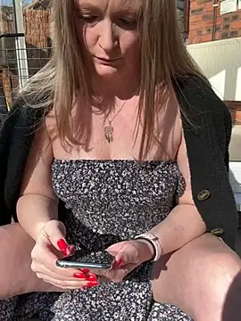 HoneyBluex online show from 03.03.25