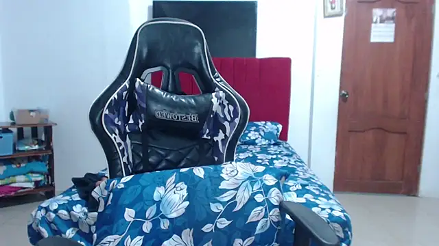 Snapshot of KathyHardcore69 chatting on 03.08.25 KathyHardcore69 online show from 03.08.25