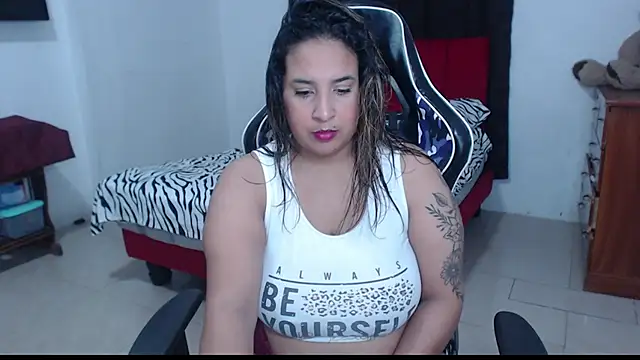 Snapshot of KathyHardcore69 chatting on 10.23.25 KathyHardcore69 online show from 10.23.25