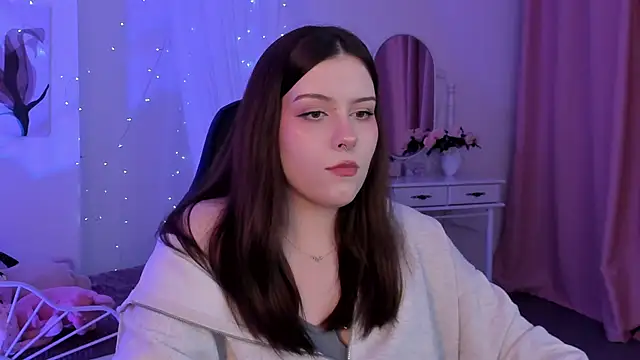 CoralineKeyns online show from 02.06.25