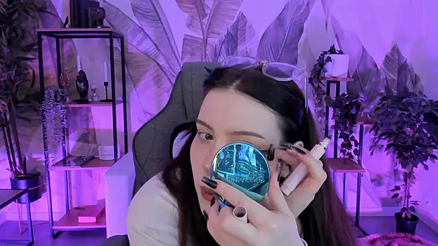 CoralineKeyns online show from 10.21.25