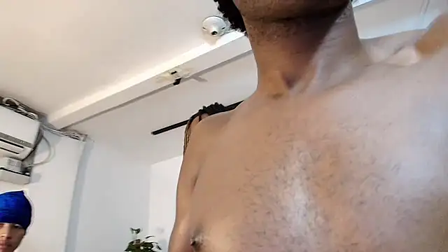 Snapshot of deyianxx chatting on 02.13.25 deyianxx online show from 02.13.25