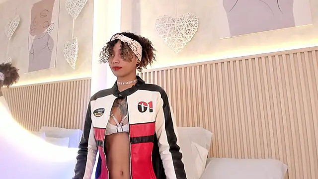 daiana curly online show from 12.22.25