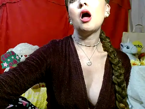 Snapshot of hottieperla chatting on 02.26.26 hottieperla online show from 02.26.26