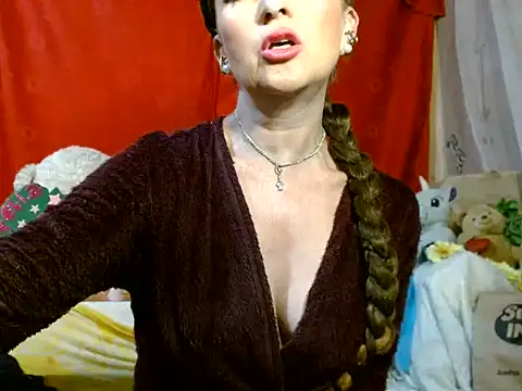 Snapshot of hottieperla chatting on 06.07.26 hottieperla online show from 06.07.26