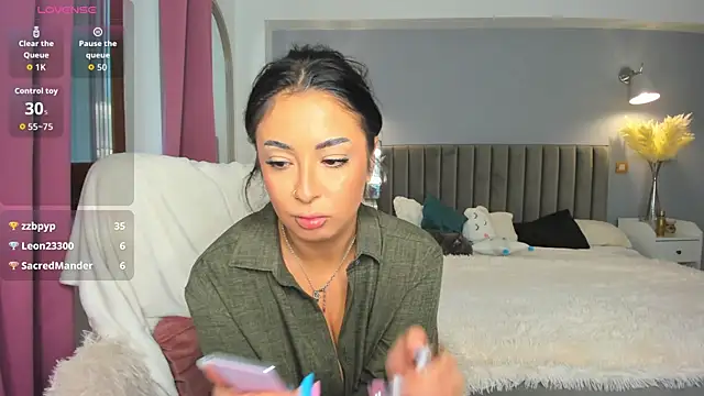 Awesome Jolie online show from 10.03.25